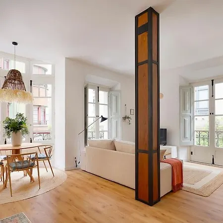 Apartamento Precioso Piso En La Calle De La Merced *